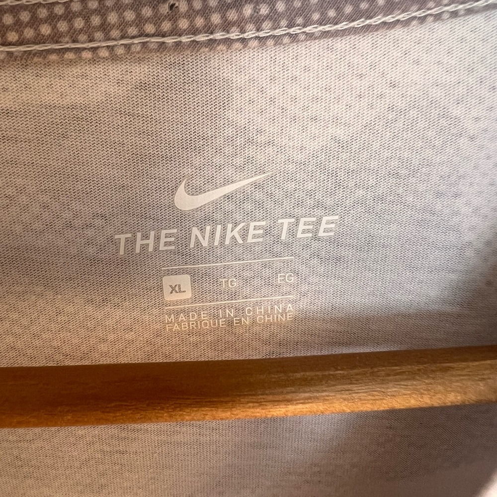 Nike youth XL - Picture 2 of 3